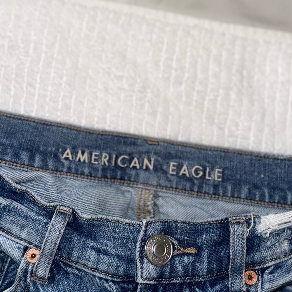 American Eagle Outfitters 90’s Bootcut Split Hem - Medium Wash Size- Size 8 - Picture 4 of 7